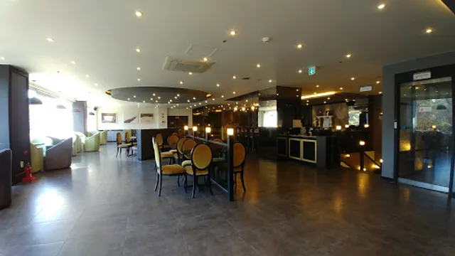 엔제리너스 창원명곡점