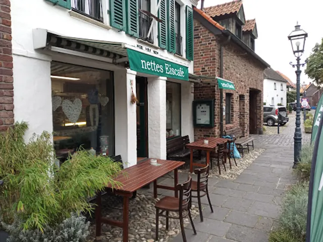 Nettes Eiscafé