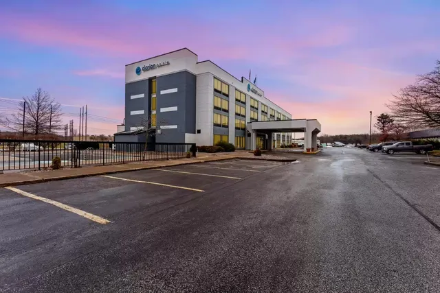 Clarion Pointe Near Erie Casino