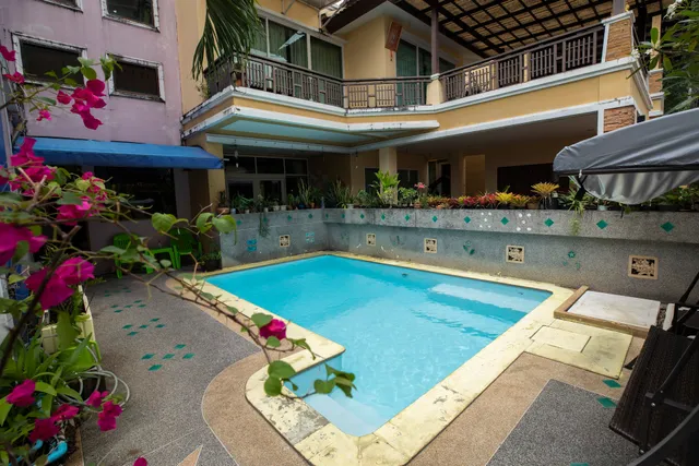 Lily holiday hotel 百合假日酒店