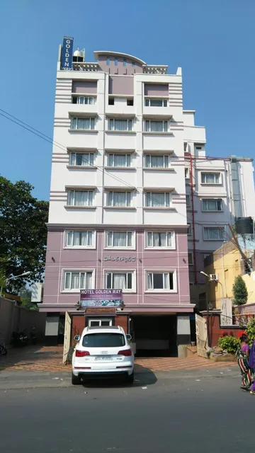 Collection O Hotel Golden Way