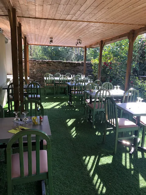 RESTAURANT LE PONT ST ARMEL