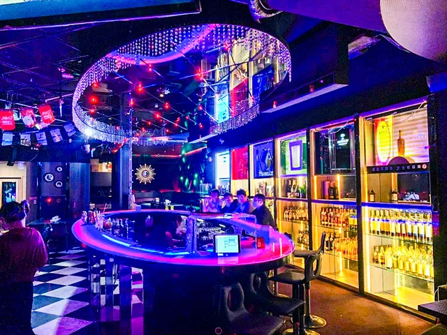 AmucePlus IP主題展演酒吧