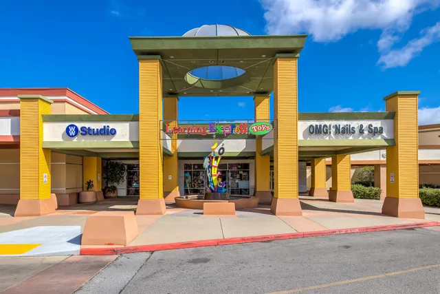 Hacienda Shopping Center