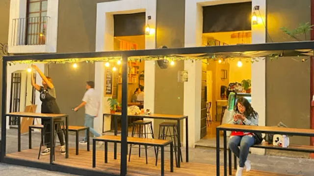 Black Cat & Black Rabbit Coffee Shop