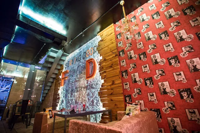 Vdesi Kitchen & Cafe