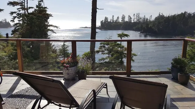 Reef Point Oceanfront B & B