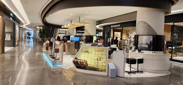 LOTTE DUTY FREE World Tower Store