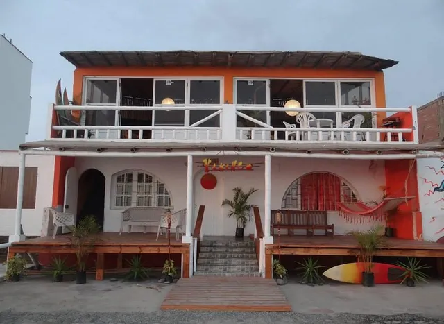 Vikingoz Surf Camp Punta Hermosa