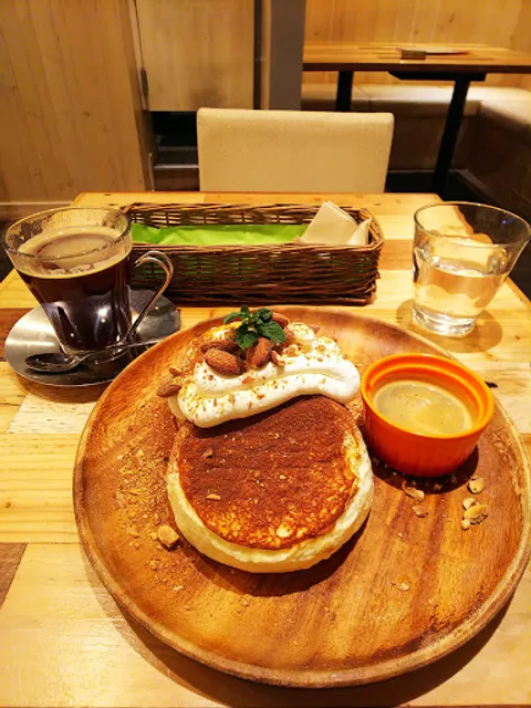 COLONY by EQI 心斎橋アメ村店