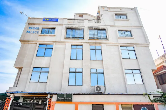 HOTEL GOLDEN HORIZON