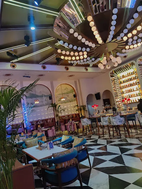 Romeo Lane The Brew Garden