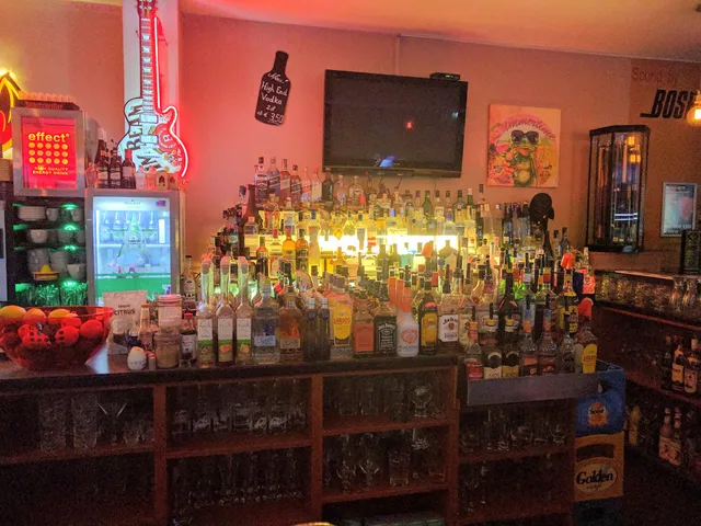 CLIXX Billiards, Bar & More Billiards dealers