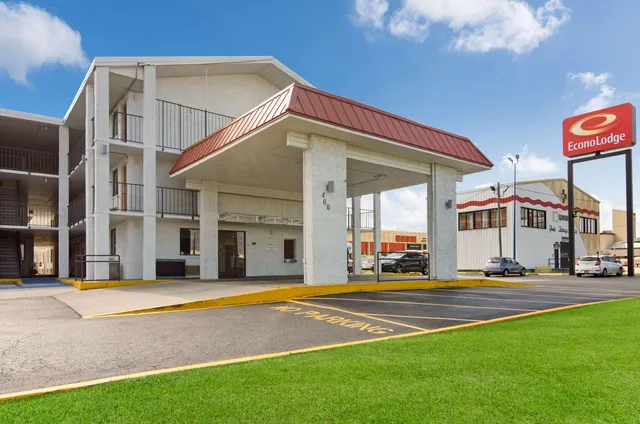 OYO Hotel Mobile, AL I-65 at Airport Blvd