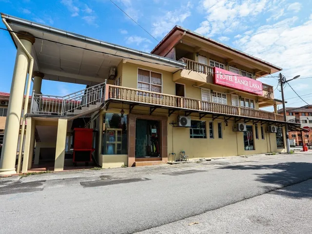 Bangi Lanai Hotel