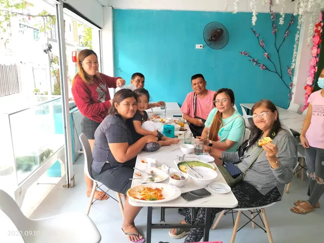 X & Y's Seafood and Grill