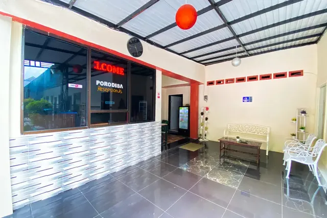 RedDoorz @ Porodisa Homestay Palu