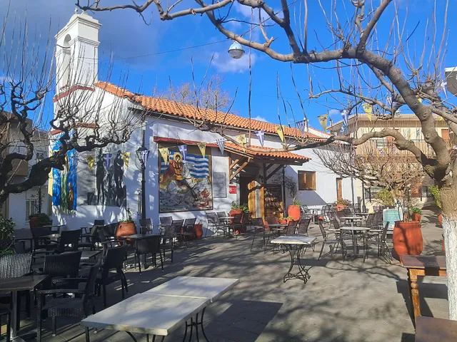 Παραδοσιακο Καφενείο Το "Μεϊντάνι"