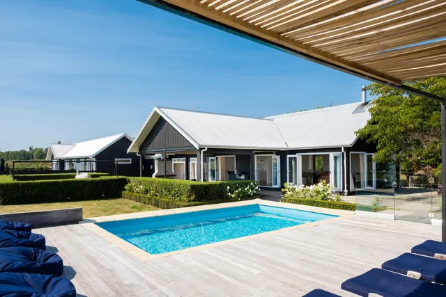 Lawn Road Retreat, 150 Lawn Road