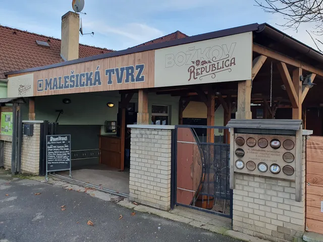Malešická tvrz