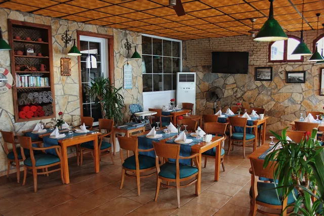 Ladies Beach Restaurant Cafe & Bar