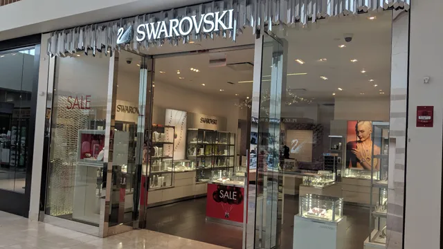 Swarovski - Walt Whitman Mall