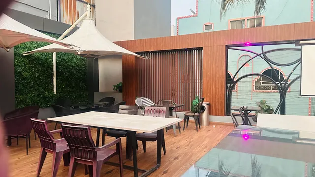 Badi Bar & restaurant