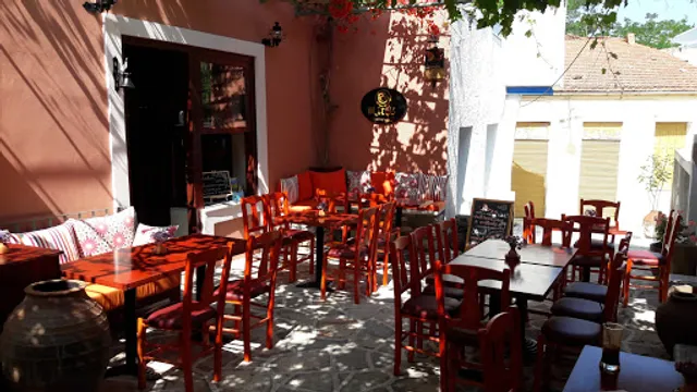 Mitos ARTernative BAR