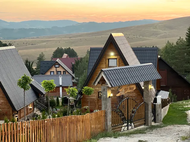 Vila Deniri - brvnare EMA, NAĐA i ILKO