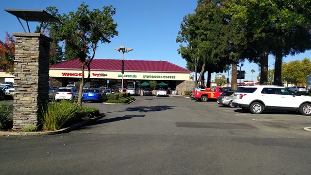 Quail Pointe Shopping Center