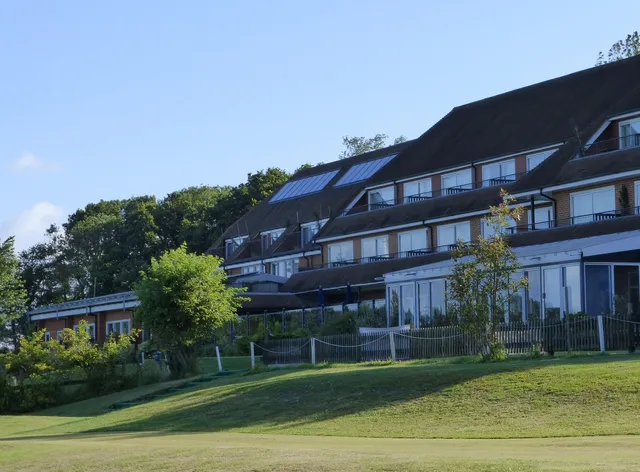 London Beach Country Hotel Spa & Golf Club