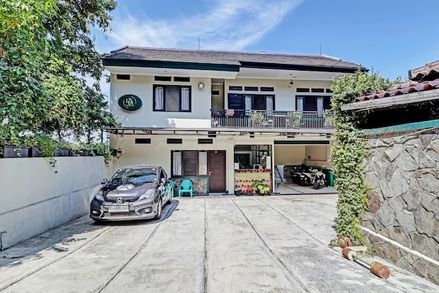 Capital O 92705 Lea Residence Dago Syariah