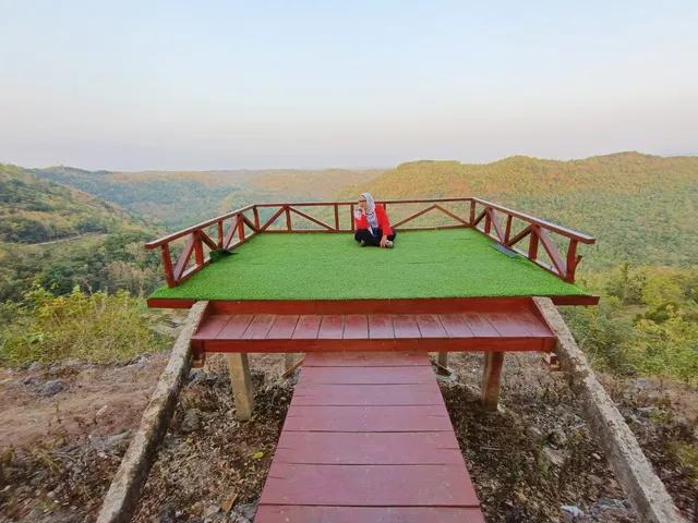 Watu Mabur Holiday Centre and Camping