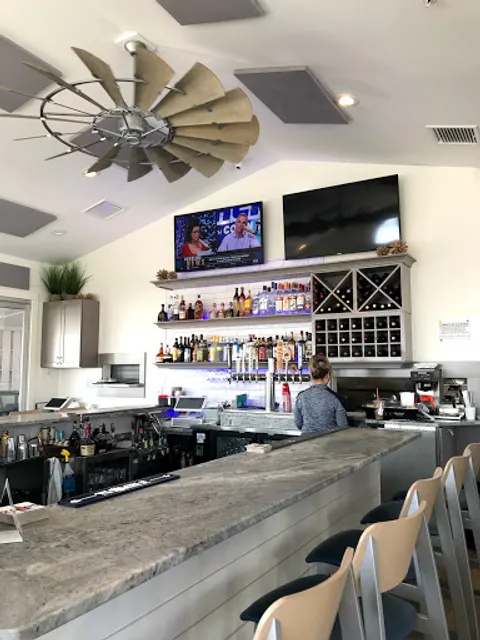 RipTide Restaurant & Bar
