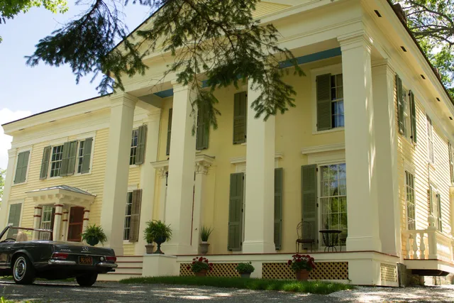 Oakcliff Bed and Breakfast