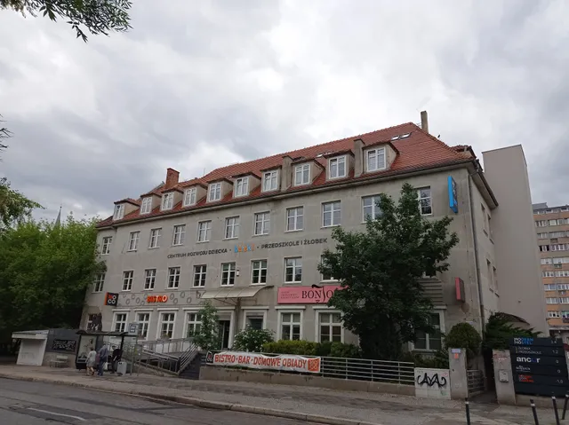 Modern Hostel (MoHo XL)