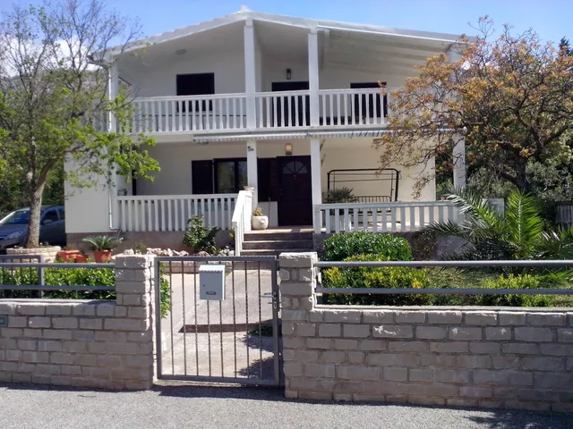 Apartman Leon & Grga