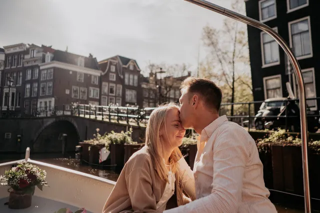 Private boat tour Amsterdam | Romantic Amsterdam Tour