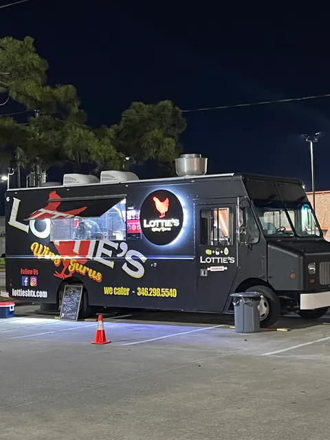 Lottie's BBQ & Wings