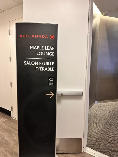 Air Canada Maple Leaf Lounge
