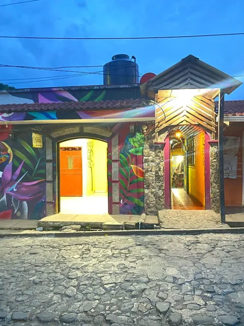 Caribbean Paradise Hotel, Bar & Restaurant