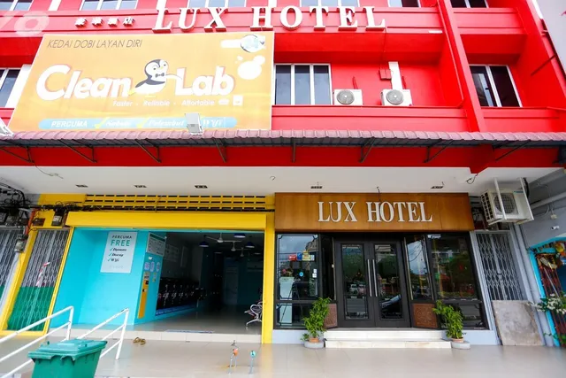 Lux Hotel