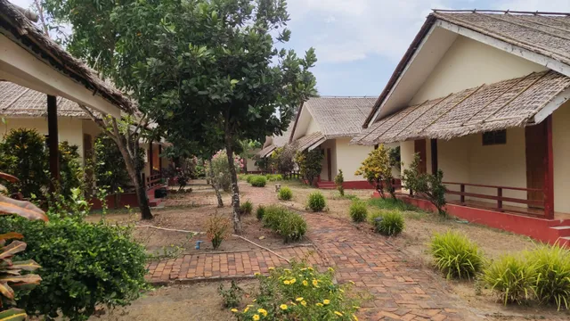 Hotel June - Ngwe Saung Beach