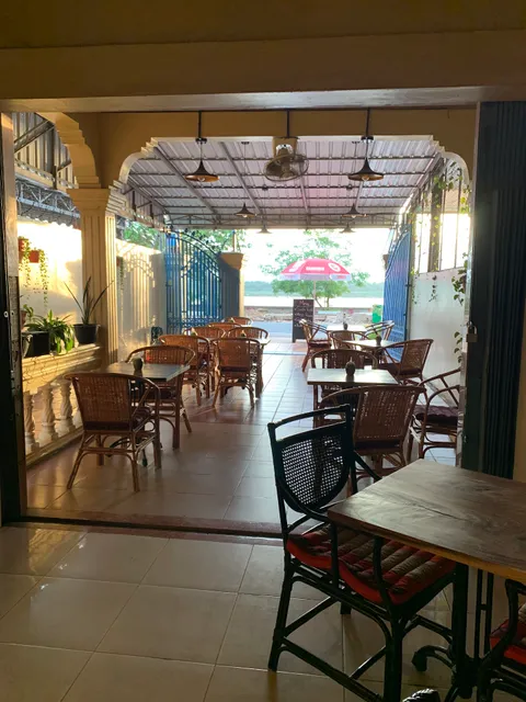 Mekong MoJo Restaurant & Bar Kratie