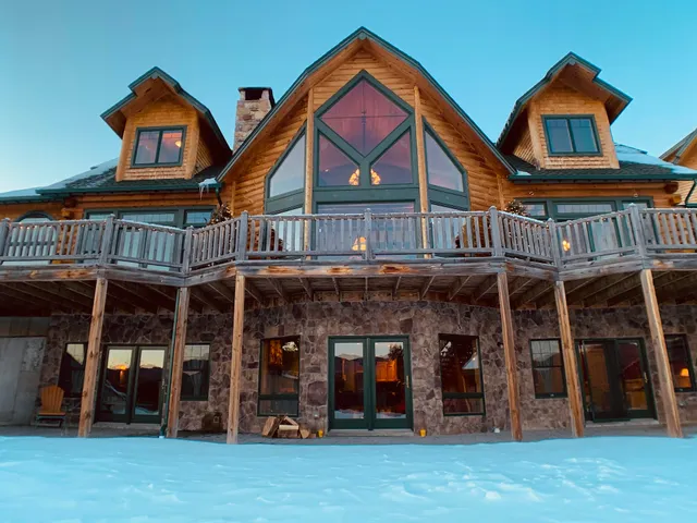 Whispering Pines Lodge