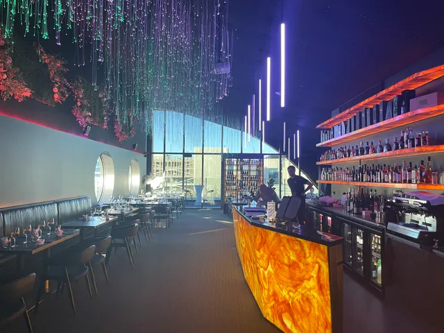 THE ONE Restaurant & Bar