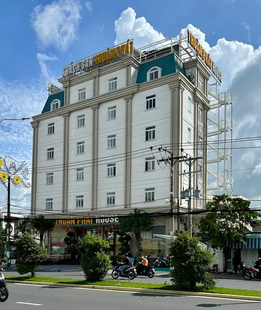 Thuận Phát House Hotel
