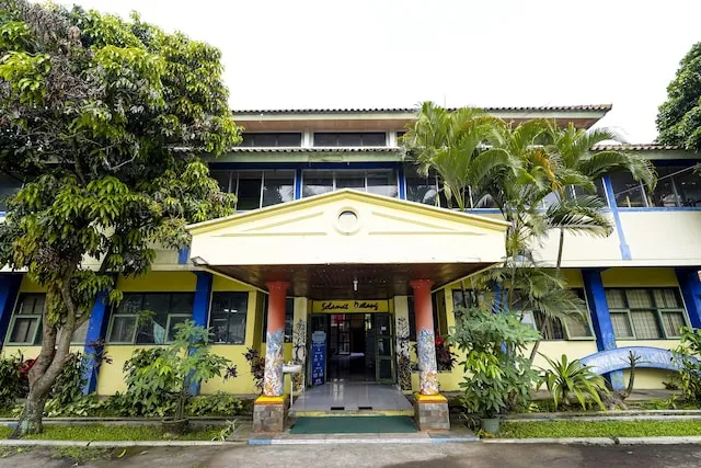 SPOT ON 91064 Wisma Lec Syariah