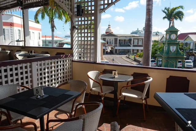 Four Ways Restaurant & Bar