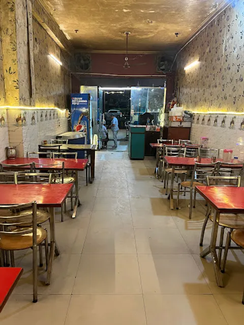 Chauhan Hotel (Pure Veg)